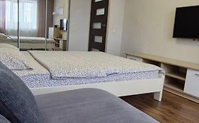 Квартира біля озера, в парку Загребелля